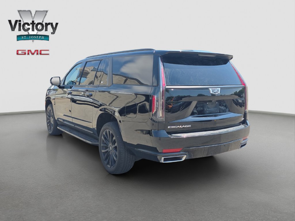 Used 2022 Cadillac Escalade ESV Premium Luxury RWD image 15