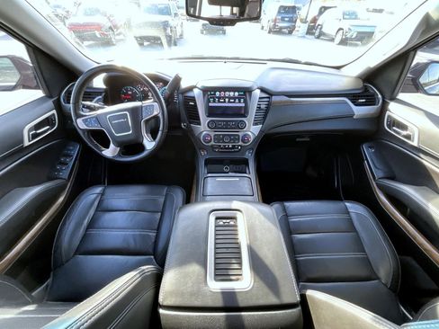 Used 2019 GMC Yukon Denali w/ Denali Ultimate Package image 15