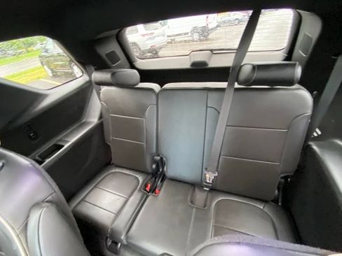 Used 2023 Chevrolet Traverse Premier AWD/4WD image 12