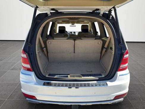 Used 2011 Mercedes-Benz GL 550 4MATIC image 30