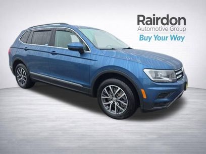Used 2020 Volkswagen Tiguan SE w/ Panoramic Sunroof Package