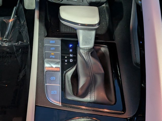 Used 2024 Hyundai Elantra Limited FWD image 19
