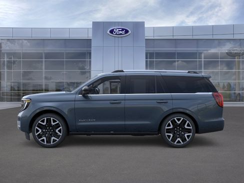 New 2026 Ford Expedition Platinum image 3
