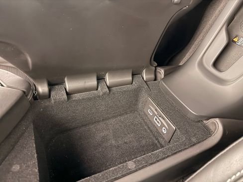 Used 2023 Chevrolet Corvette Z06 RWD image 36