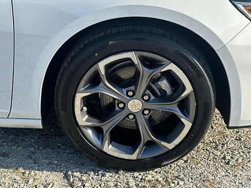 Used 2024 Chevrolet Malibu LT FWD image 12