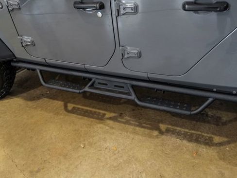 Used 2021 Jeep Gladiator Sport w/ Trailer Tow Package AWD/4WD image 8