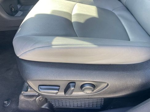 Used 2024 Toyota Sienna XLE image 6