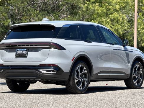 New 2026 Lincoln Nautilus Premier w/ Equipment Group 102A AWD/4WD image 4