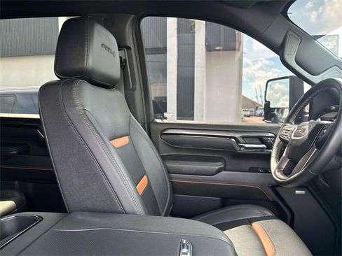 Used 2025 GMC Sierra 2500 AT4 w/ AT4 Premium Plus Package image 12