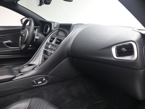 Used 2019 Aston Martin DB11 Volante RWD image 29