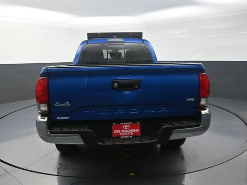 Used 2018 Toyota Tacoma SR5 AWD/4WD image 7