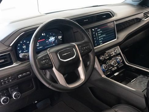 Used 2023 GMC Yukon Denali AWD/4WD image 4
