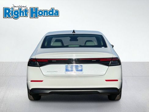 Used 2025 Honda Accord SE image 7