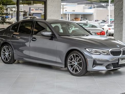 Used 2019 BMW 330i Sedan w/ Premium Package RWD image 4