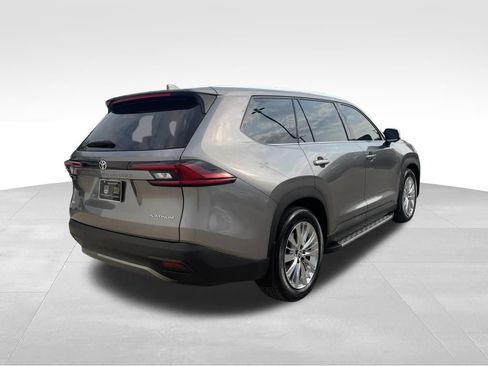 Used 2025 Toyota Grand Highlander AWD image 5
