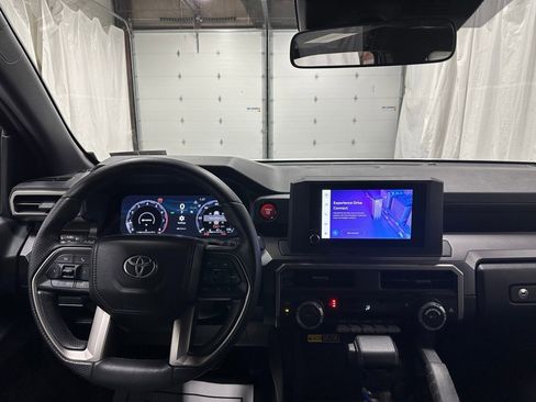 Used 2025 Toyota 4Runner TRD Off-Road image 17