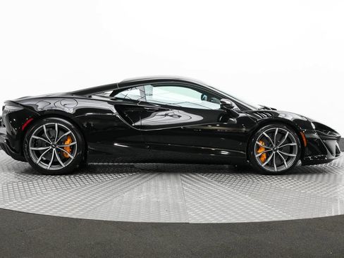 Used 2023 McLaren Artura image 27