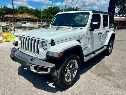 Used 2019 Jeep Wrangler Unlimited Sahara AWD/4WD image 11