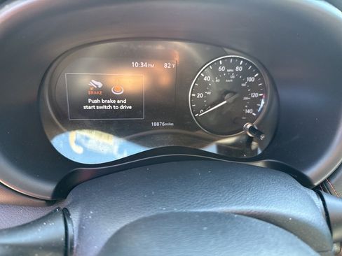 Used 2022 Nissan Kicks SR w/ Premium Package image 12