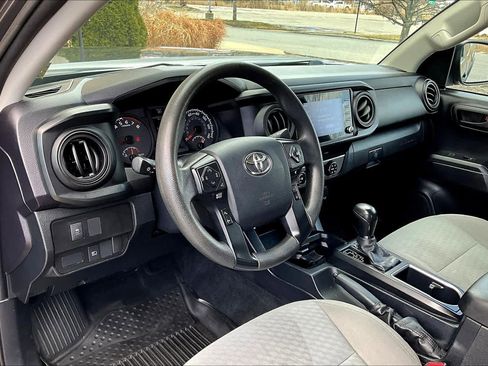 Used 2020 Toyota Tacoma SR w/ SX Package image 18