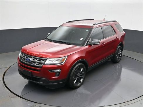 Used 2018 Ford Explorer XLT w/ Equipment Group 202A image 14