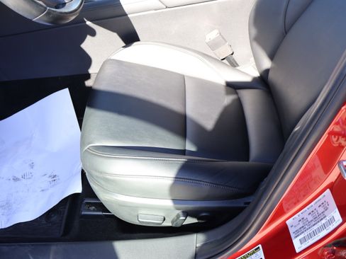 Used 2019 MAZDA MAZDA3 w/Preferred Pkg image 39