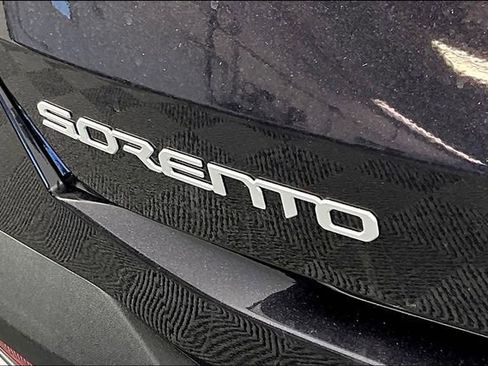 New 2026 Kia Sorento S w/ S Panoramic Sunroof Package image 9