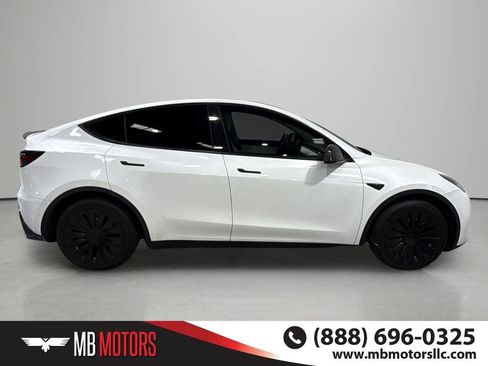 Used 2021 Tesla Model Y Long Range AWD/4WD image 2