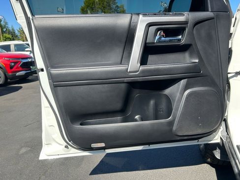 Used 2020 Toyota 4Runner SR5 Premium image 23