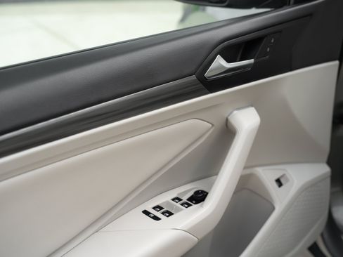 Used 2019 Volkswagen Jetta SEL FWD image 18