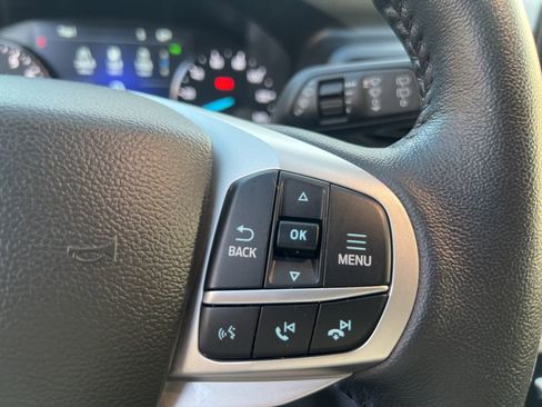 Used 2023 Ford Explorer XLT AWD/4WD image 14
