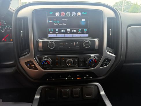 Used 2018 GMC Sierra 1500 SLT AWD/4WD image 9