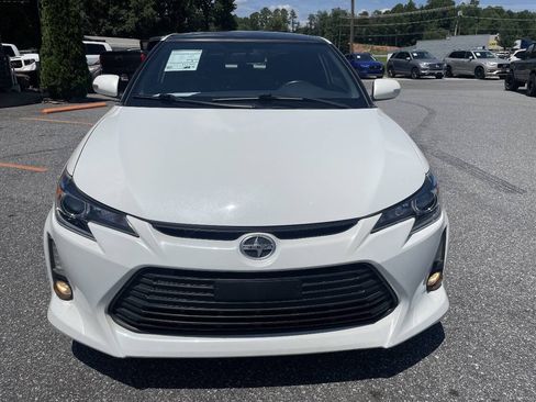 Used 2015 Scion tC FWD image 5