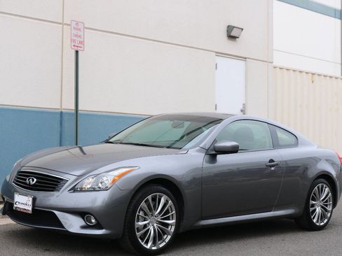 Used 2013 INFINITI G37 x Coupe w/ Premium Pkg image 3