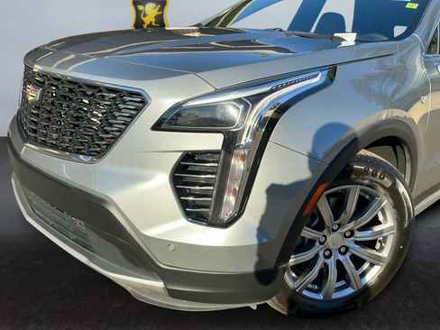 Used 2023 Cadillac XT4 Premium Luxury image 9