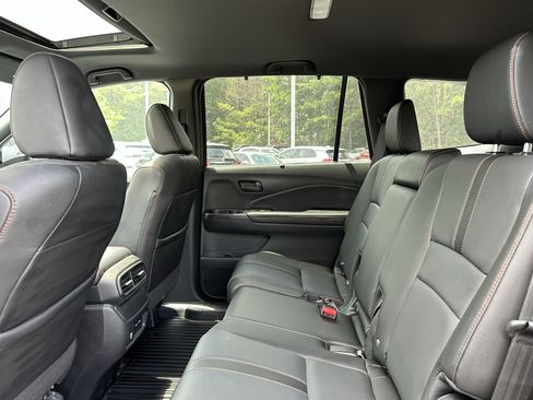 Certified 2025 Honda Passport TrailSport image 9