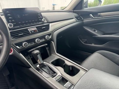 Used 2018 Honda Accord LX image 10