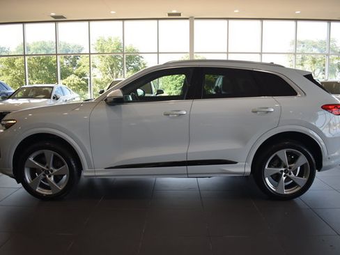 Used 2025 Audi Q5 Premium AWD/4WD image 4
