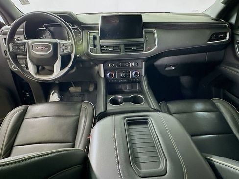 Used 2021 GMC Yukon XL SLT w/ SLT Premium Package image 17