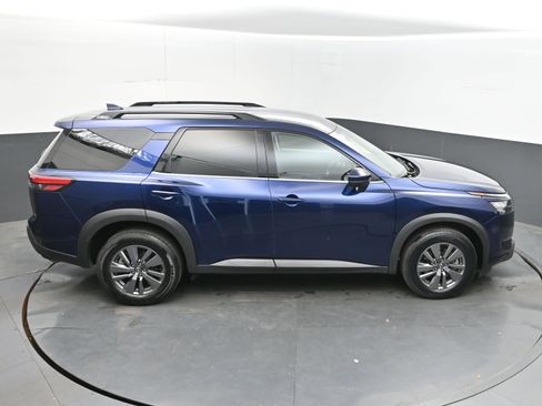 Used 2025 Nissan Pathfinder SV AWD/4WD image 35