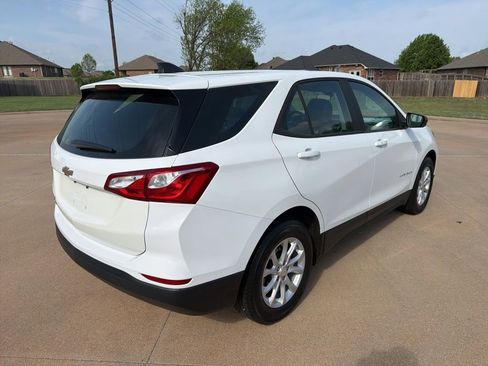 Used 2020 Chevrolet Equinox LS FWD image 9