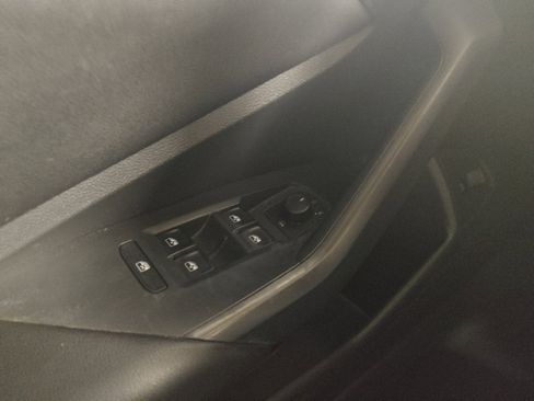 Used 2019 Volkswagen Jetta SE image 27