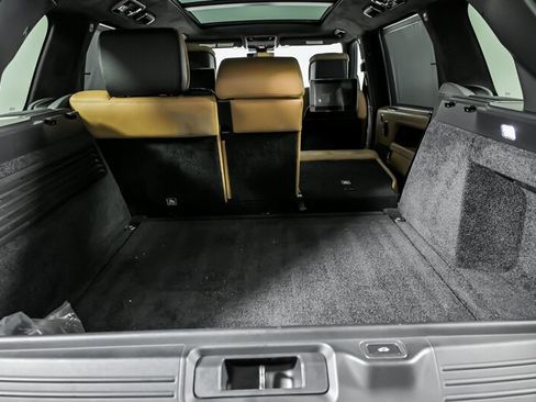 Used 2021 Land Rover Range Rover Long Wheelbase Autobiography image 13