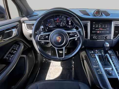 Used 2017 Porsche Macan AWD/4WD image 6