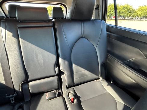 Used 2026 Toyota Highlander XLE AWD/4WD image 39