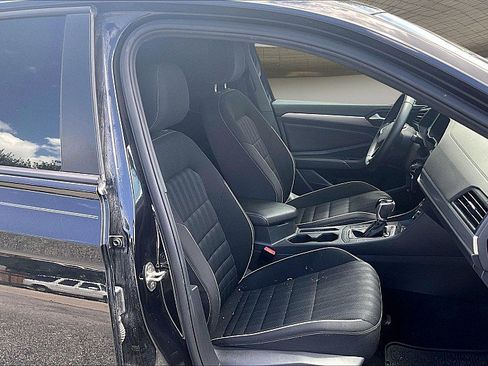 Used 2022 Volkswagen Jetta Sport FWD image 6