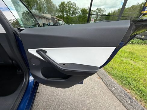 Used 2020 Tesla Model Y Long Range AWD/4WD image 17