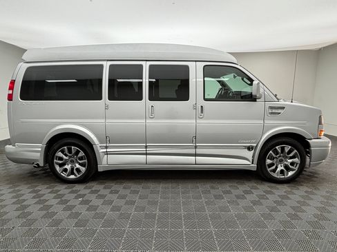 Used 2026 GMC Savana 2500 w/ Driver Convenience Package RWD image 6