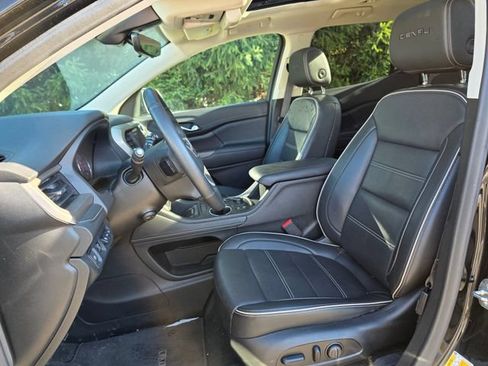 Used 2023 GMC Acadia Denali w/ Black Diamond Edition AWD/4WD image 8