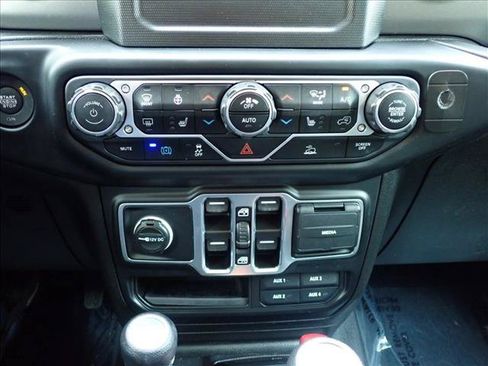 Used 2023 Jeep Wrangler Unlimited w/ Cold Weather Group AWD/4WD image 17